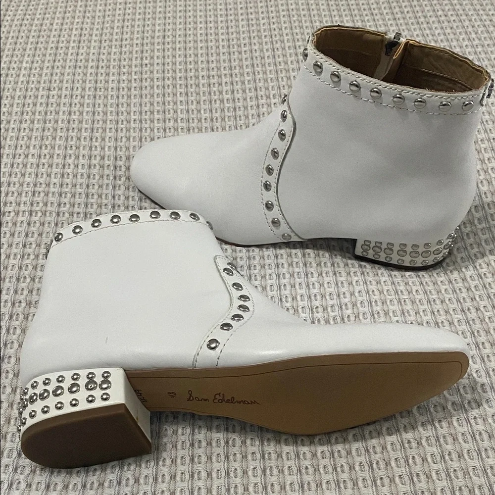 Sam Edelman White Ankle Boots with Silver Accents - Picture 1 of 5